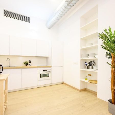 Modern 3 Bedroom, City Center With Patio & High Ceilings By 10Tosea Malaga Exterior photo