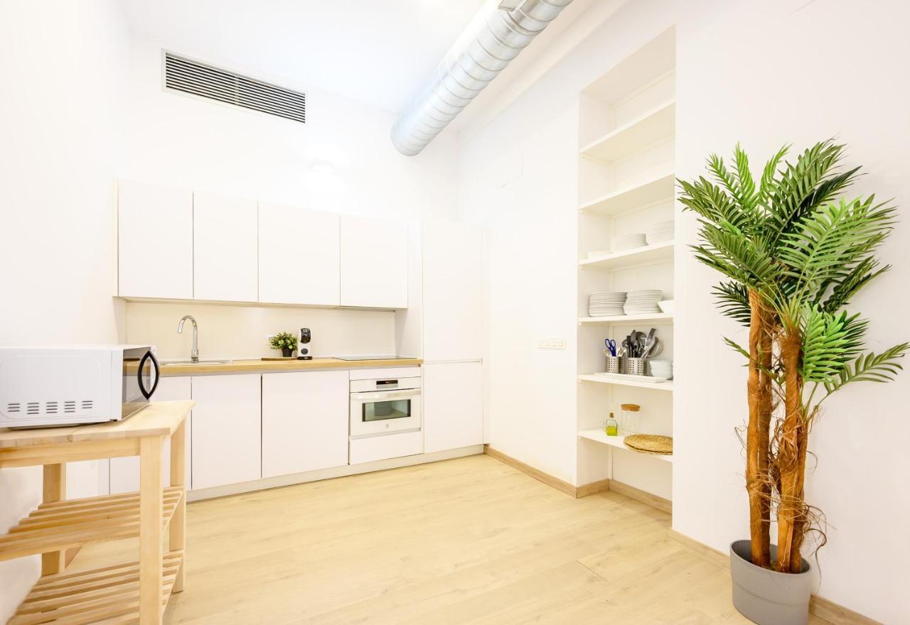 Modern 3 Bedroom, City Center With Patio & High Ceilings By 10Tosea Malaga Exterior photo